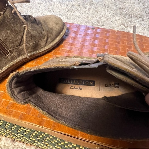 Clarks Collection Chukka Suede Women  Comfort Cushion/ Gum Sole Sz 8.5 M - Picture 4 of 6